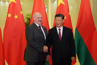 Xi Jinping y Lukashenko se reúnen en Pekín