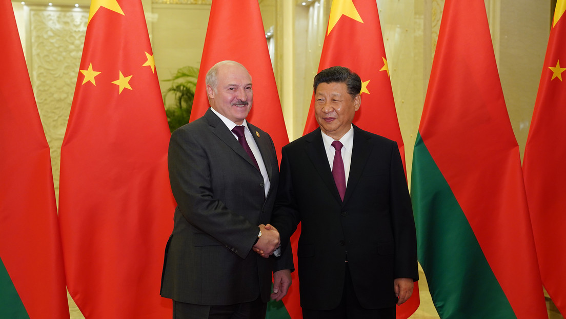Xi Jinping y Lukashenko se reúnen en Pekín