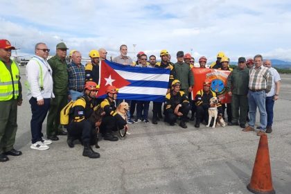 Cuba envía rescatistas a Venezuela para ayudar en la búsqueda de sobrevivientes de los terremotos