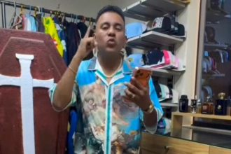 'El Cangri del Callao': El hombre que pone a 'perrear' funerales para sacar sonrisas a la muerte