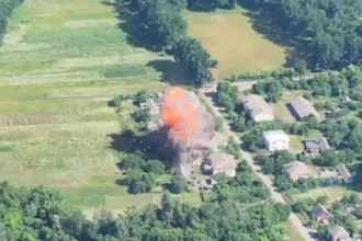 VIDEO: Potentes bombas inteligentes rusas arrasan posiciones de Kiev
