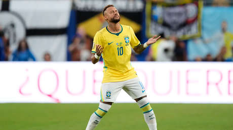 Brasil 'juega bonito' en su último partido de la fase de grupos del Mundial y se clasifica como primero