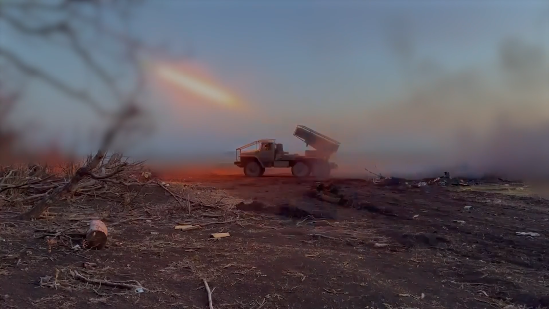 VIDEO: El 'Granizo' ruso destroza posiciones ucranianas