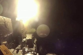 VIDEO: Destructor estadounidense abre fuego contra Irán con misiles Tomahawk