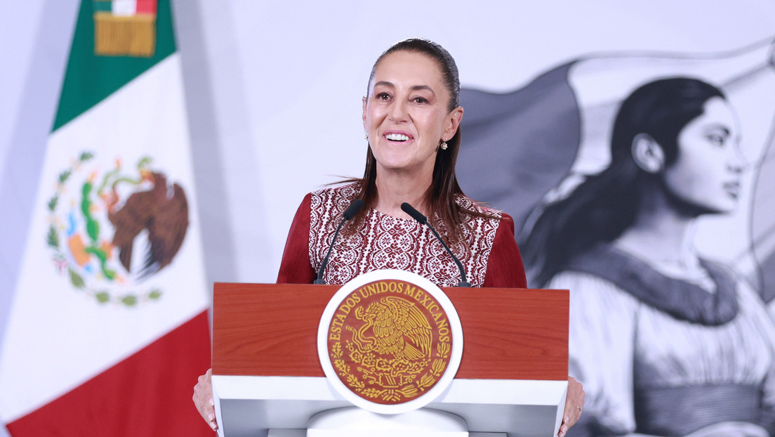 VIDEO: Los periodistas le cantan 'Las Mañanitas' a Sheinbaum en su cumpleaños