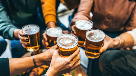 Beber alcohol aumenta el riesgo de 10 tipos de cáncer, incluso en bajas cantidades