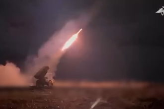 VIDEO: 'Granizo' ruso pulveriza un punto fortificado enemigo