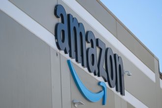 Irán afirma haber atacado la infraestructura de Amazon en Baréin