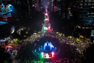 Fuegos artificiales y marea humana: así festeja la capital el pase de México a octavos (VIDEOS)