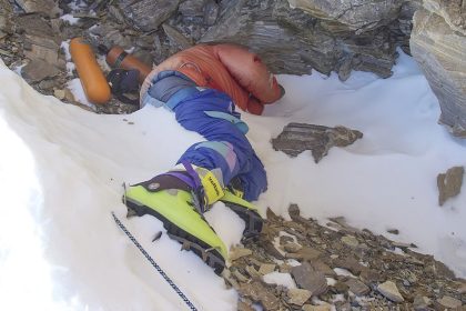 El enigma de 'Botas verdes': identifican al alpinista cuyo cuerpo lleva 30 años en el Everest