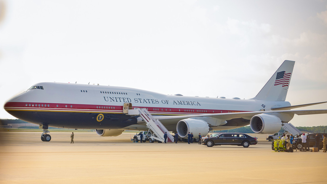 VIDEO: Trump estrena su jet de lujo regalado por Catar en un vuelo a Dakota del Norte