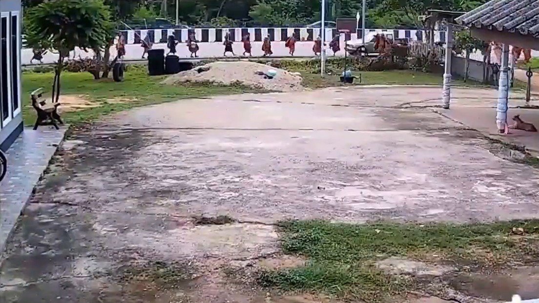 Niño de 11 años roba una camioneta y mata a 6 monjes (FUERTE VIDEO)