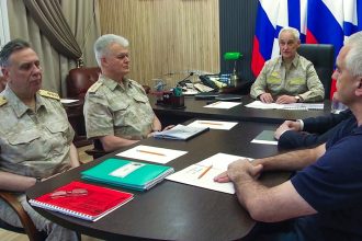 Ministro ruso de Defensa supervisa las fuerzas de una zona estratégica del país (VIDEO)