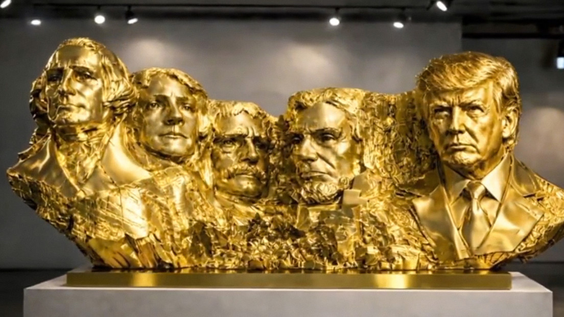 VIDEO: Trump 'se talla' en el Monte Rushmore
