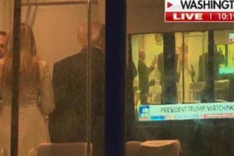 VIDEO: Trump se ve a sí mismo viendo una transmisión en directo