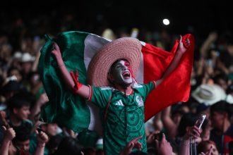 Operativo 'No inglés': renombran empresas en México de cara al encuentro contra Inglaterra