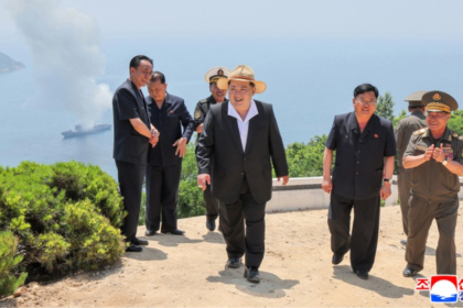 FOTOS: Kim Jong-un inspecciona lanzamiento de prueba de misil de crucero estratégico