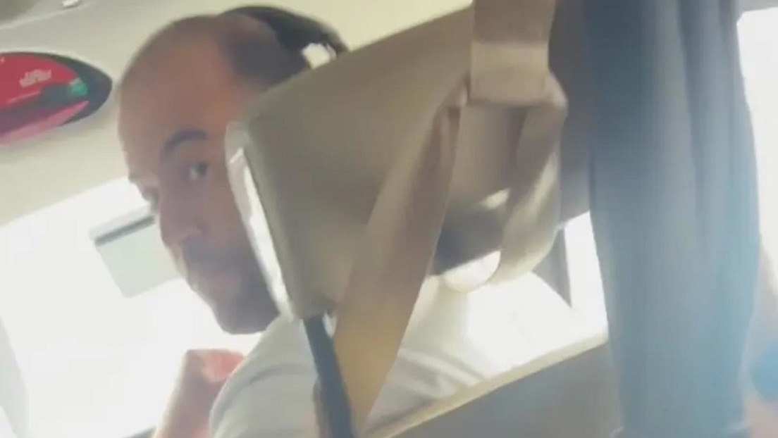 ANGUSTIANTE VIDEO muestra el momento del aterrizaje forzoso de una avioneta en un río de Nueva York