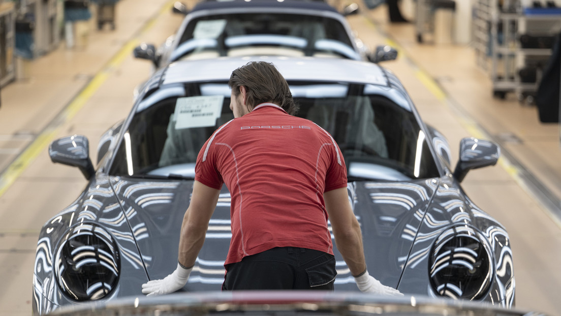 Nuevo golpe a la industria automotriz alemana: icónico fabricante deportivo recortará hasta 4.000 empleos