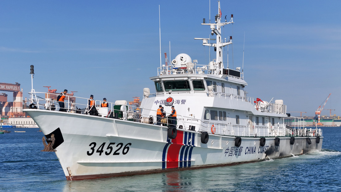 China expulsa un barco extranjero de una zona en disputa