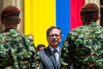 Petro responde a De la Espriella: "Hasta el 6 de agosto soy comandante supremo de las fuerzas militares"