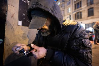 "Es espantoso cuánto nos hemos acostumbrado a ello": Drástico repunte de muertes de jóvenes por drogas en un país europeo