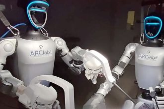 Robots humanoides completan por primera vez cirugías teleoperadas