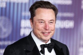 Musk elogia a su mayor rival en IA y lanza una promesa inesperada