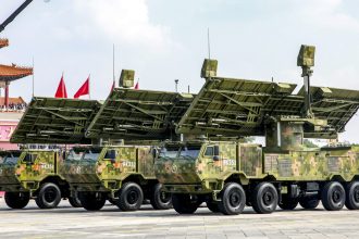 China revela un arsenal de armas de microondas de alta potencia que alcanza satélites en órbita