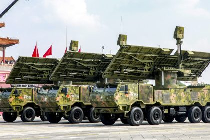 China revela un arsenal de armas de microondas de alta potencia que alcanza satélites en órbita