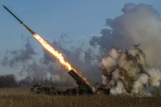 Le Monde: Sistemas de defensa aérea de Kiev no pueden hacer frente a los misiles y drones rusos
