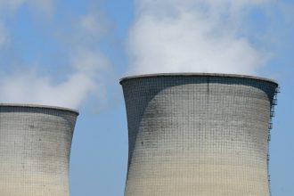 Cierran reactores en centrales nucleares de Francia por la ola de calor