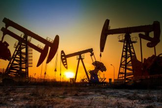 El Brent se dispara tras el nuevo intercambio de ataques entre EE.UU. e Irán