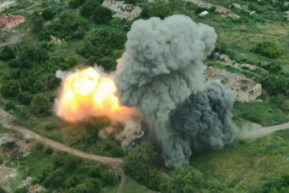 VIDEO: Bombas caen sobre posiciones ucranianas en la provincia de Járkov