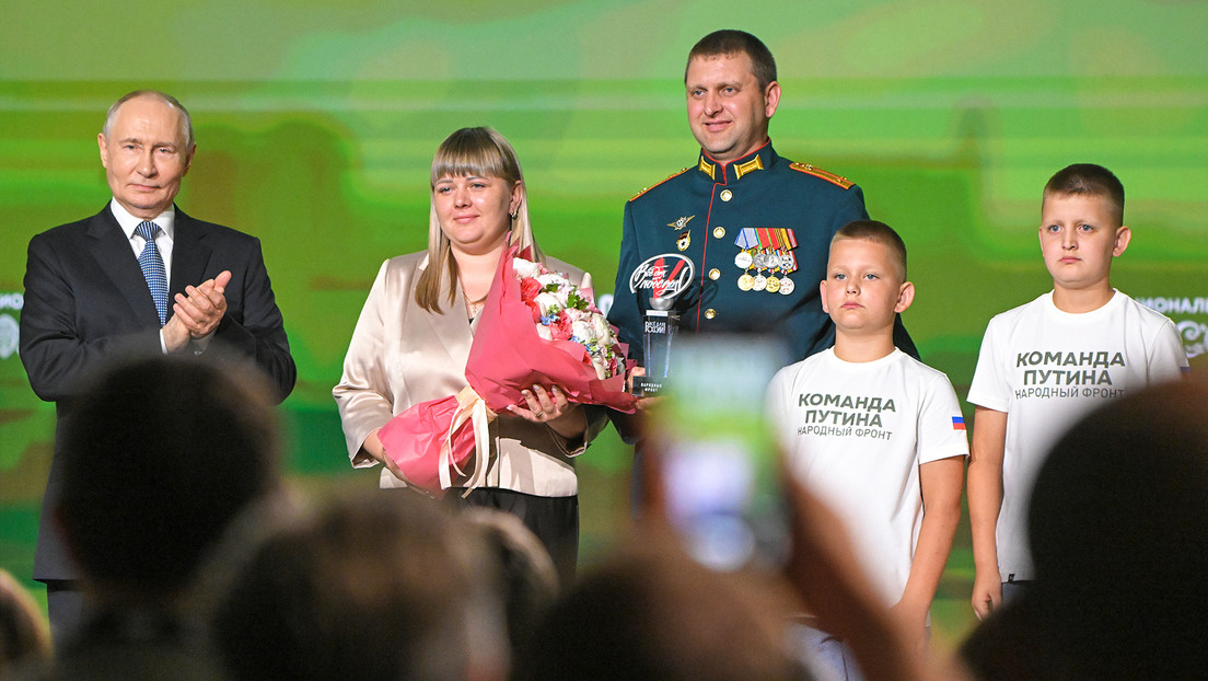 FOTOS: Vladímir Putin entrega galardones a valientes que salvaron vidas en Rusia