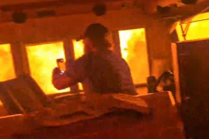 Graban el impactante 'paseo por el infierno' de un tren (VIDEO)
