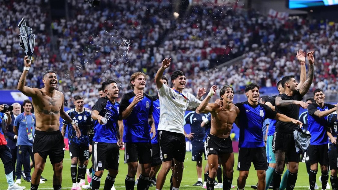 VIDEOS: Argentinos se lanzan a las calles a celebrar el pase de su equipo a la final del Mundial