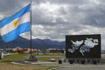 Argentina protesta ante el Reino Unido tras la "incursión ilegal" de un buque en las Malvinas