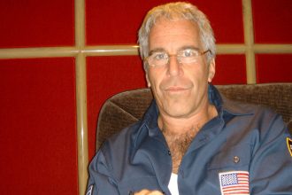Declaraciones de exasesora de Obama sobre Epstein generan "asco" en el Congreso de EE.UU.