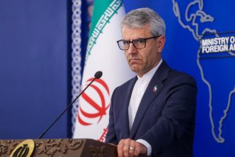 "No con los brazos cruzados": Irán advierte de respuesta "decisiva" ante amenazas externas