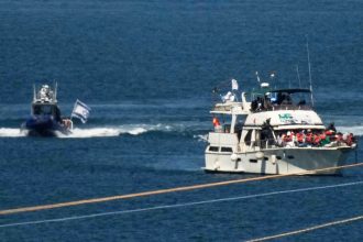 Activista de flotilla humanitaria para Gaza demanda a guardias israelíes por violación