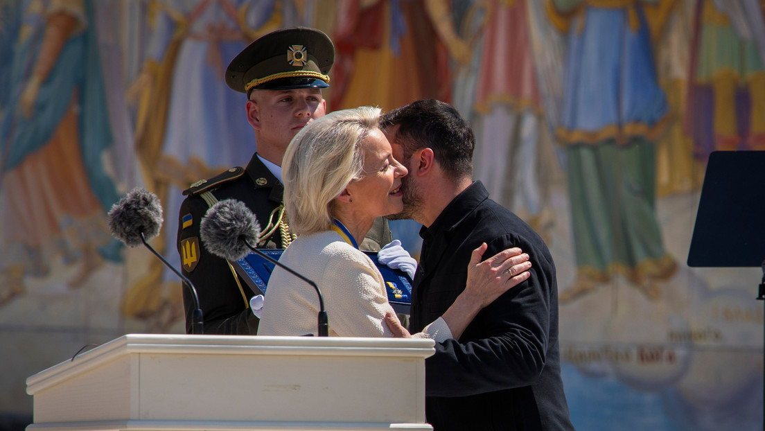"Las vacaciones en Kiev se terminaron": Zajárova ironiza sobre visita de Von der Leyen