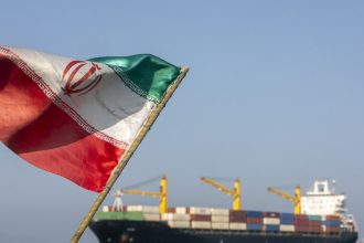 Irán advierte a EE.UU.: "No se exportará ni una sola gota de petróleo ni gas de esta región"