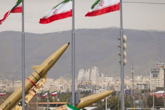 Irán promete una "vida negra" a enemigos por la muerte de inocentes