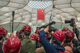 China arremete contra las "políticas discriminatorias" de visado de EE.UU.