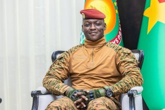 "Nos mataron de todas las maneras posibles": El líder de un país africano arremete contra Occidente
