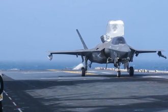 VIDEO: CENTCOM exhibe el despegue de su caza furtivo F-35 durante operaciones en el mar Arábigo