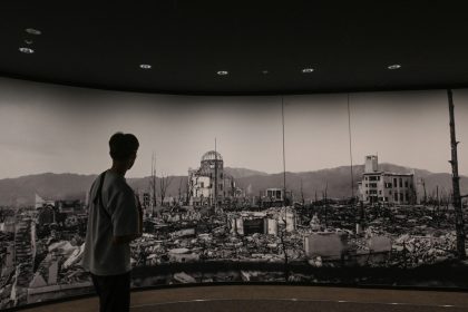 El único país atacado con bombas atómicas sopesa abandonar su compromiso antinuclear