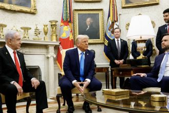 La batalla por el oído de Trump: Vance, Netanyahu y la nueva fractura de MAGA sobre Israel