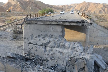 "No vamos a volver a librar guerras estúpidas", dice EE.UU. mientras bombardea Irán sin parar
